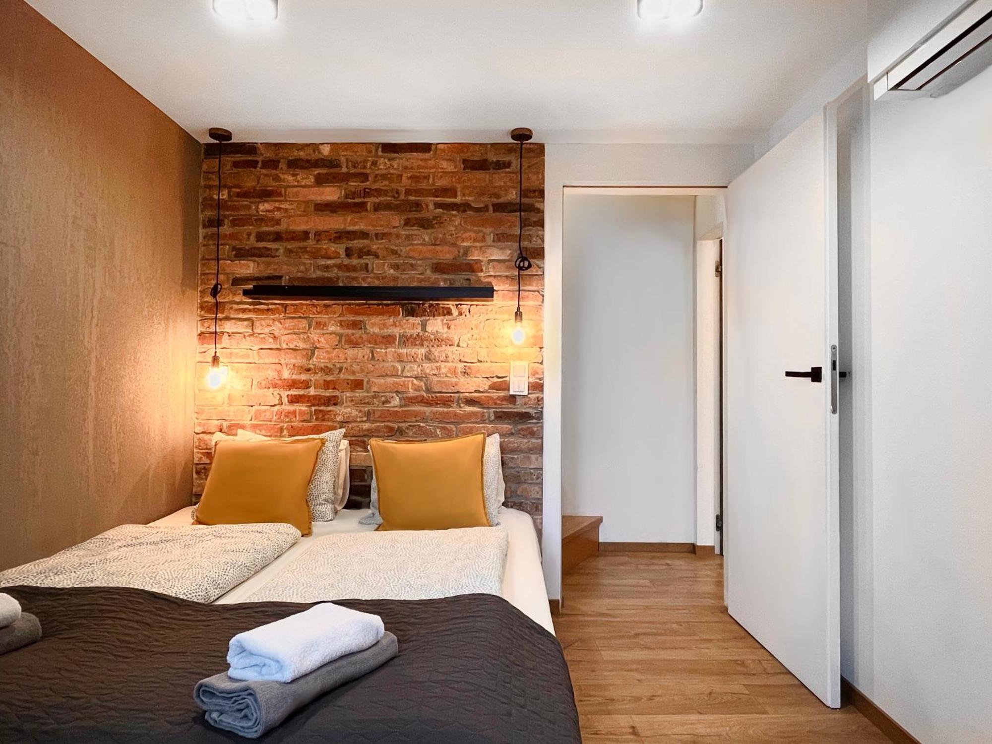 Large 75 M2 Apartment For 6 Guests Next To Wawel Castle Kraków Exteriör bild